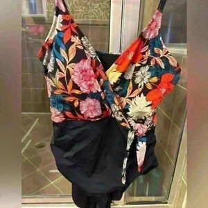 Time and Tru swimsuit. Black and bright floral print with tie at waist.XL(16-18)